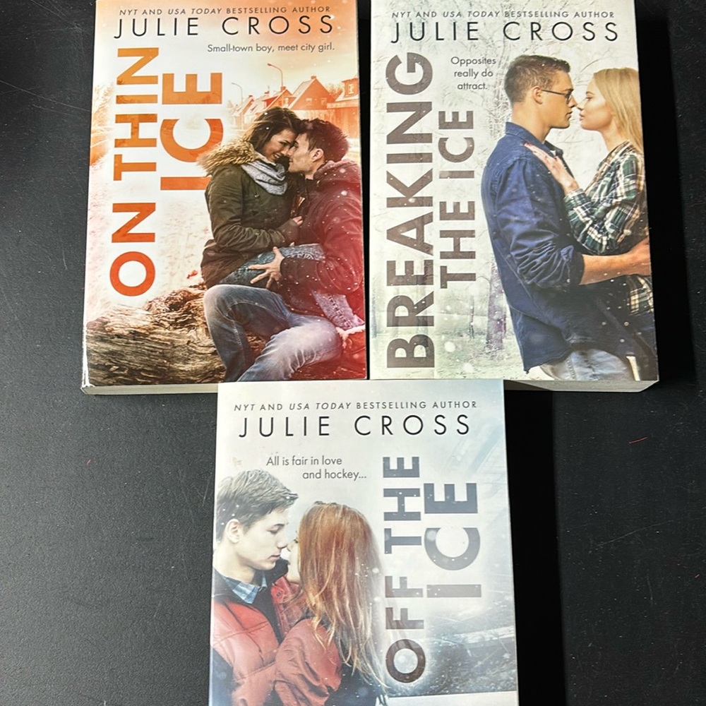 Julie Cross’  book series On Thin Ice, Breaking the Ice & Off the Ice!!